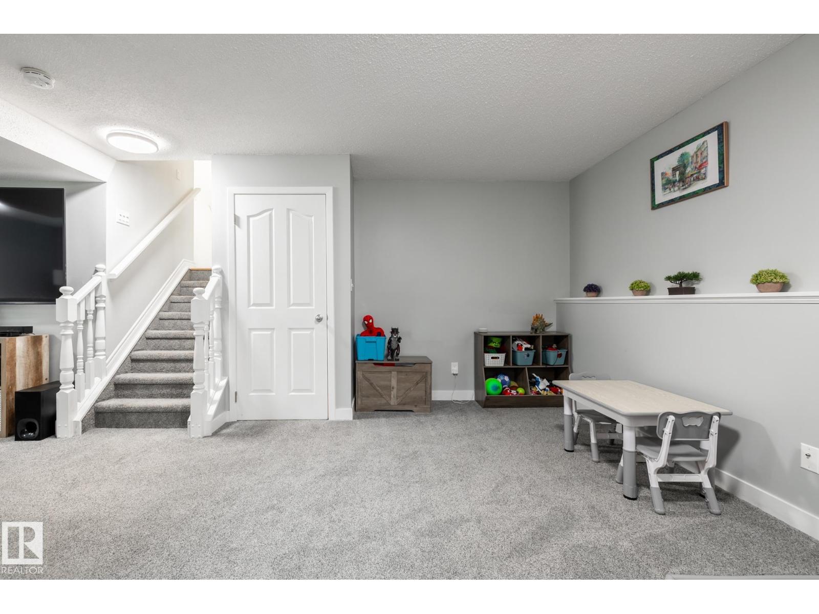 27 DANFORTH CR — photo 52