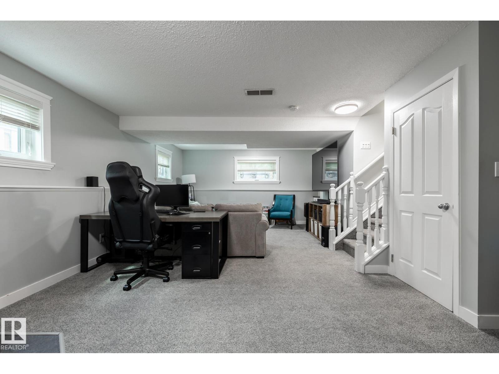 27 DANFORTH CR — photo 53