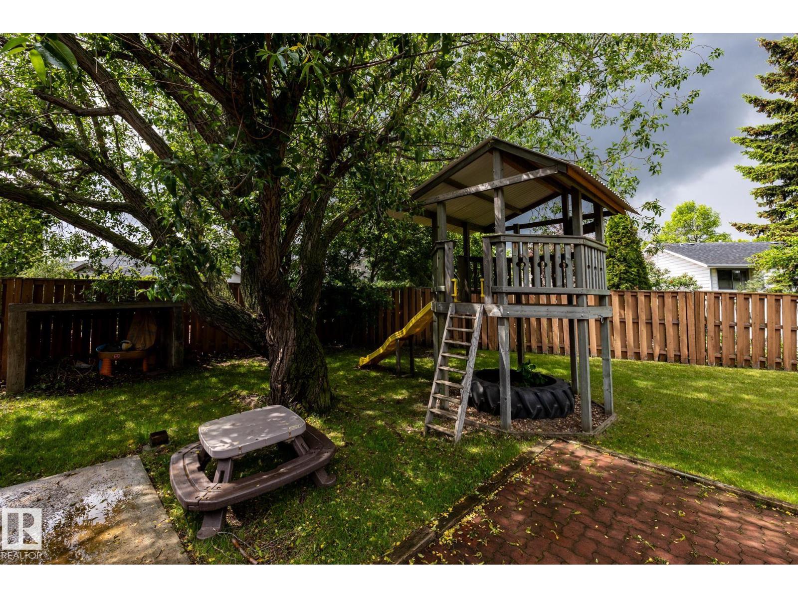 27 DANFORTH CR — photo 68