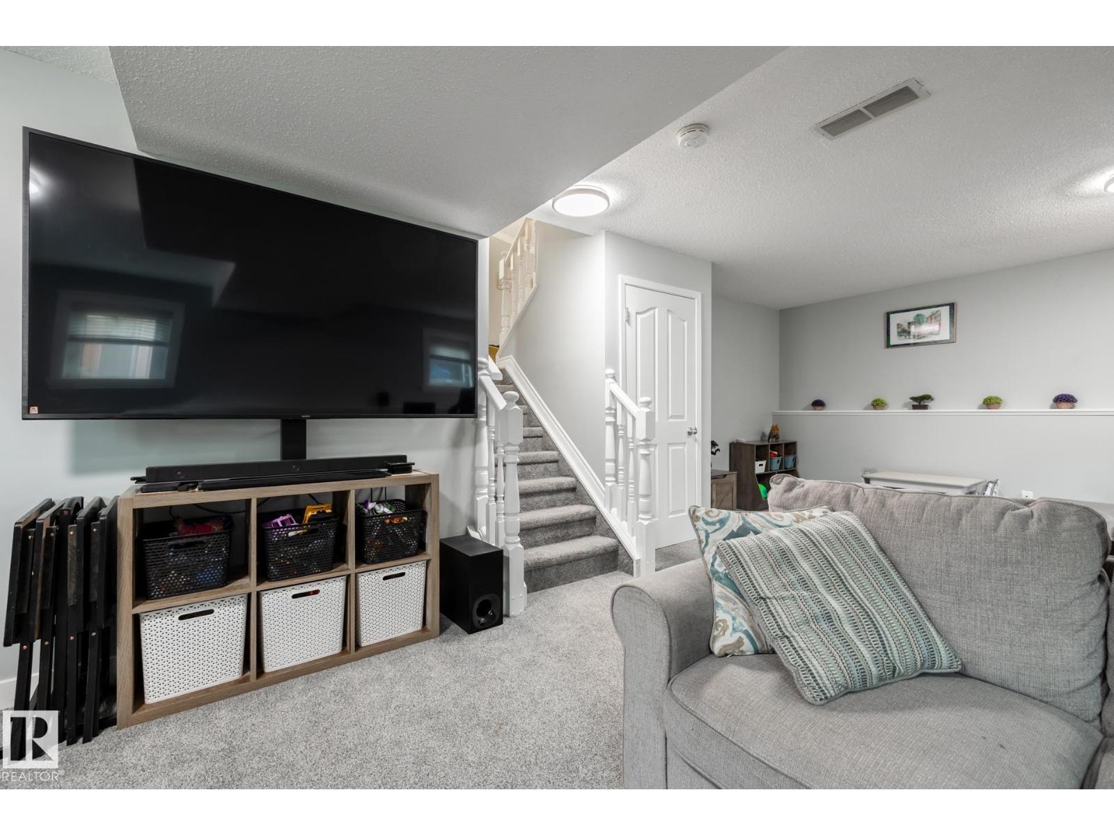 27 DANFORTH CR — photo 50