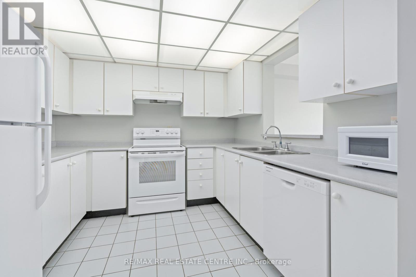 #406 26 HALL ROAD - 14