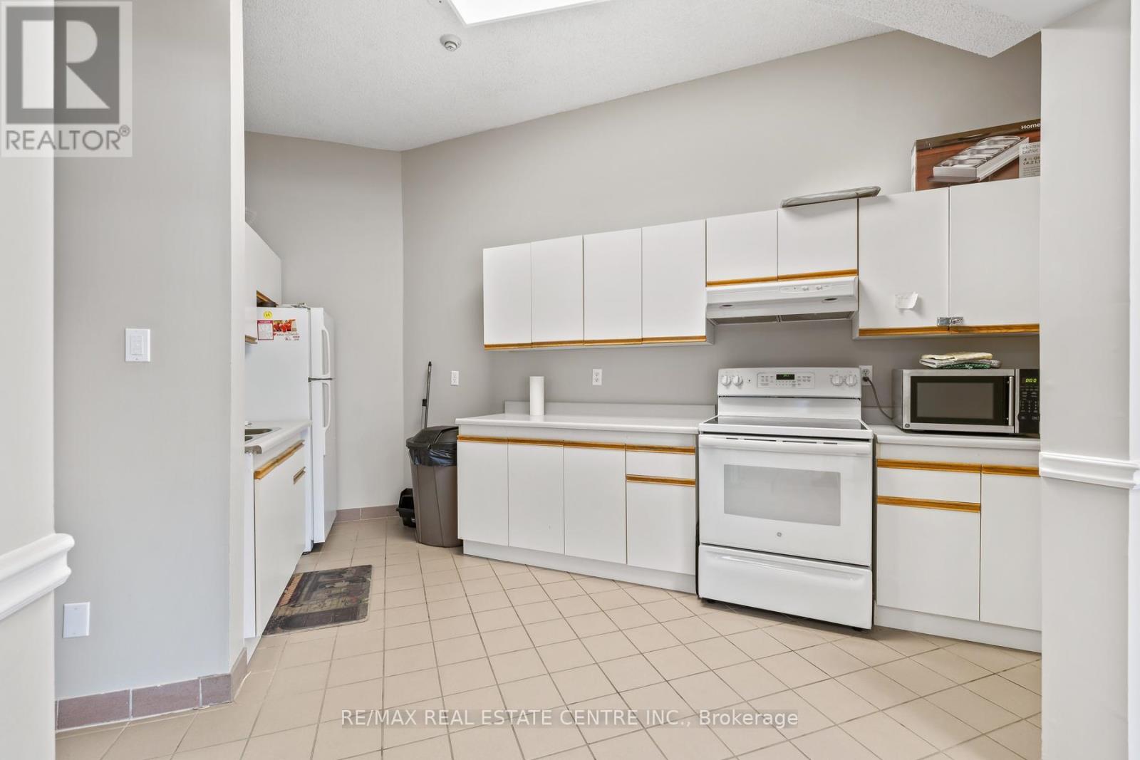 #406 26 HALL ROAD - 26