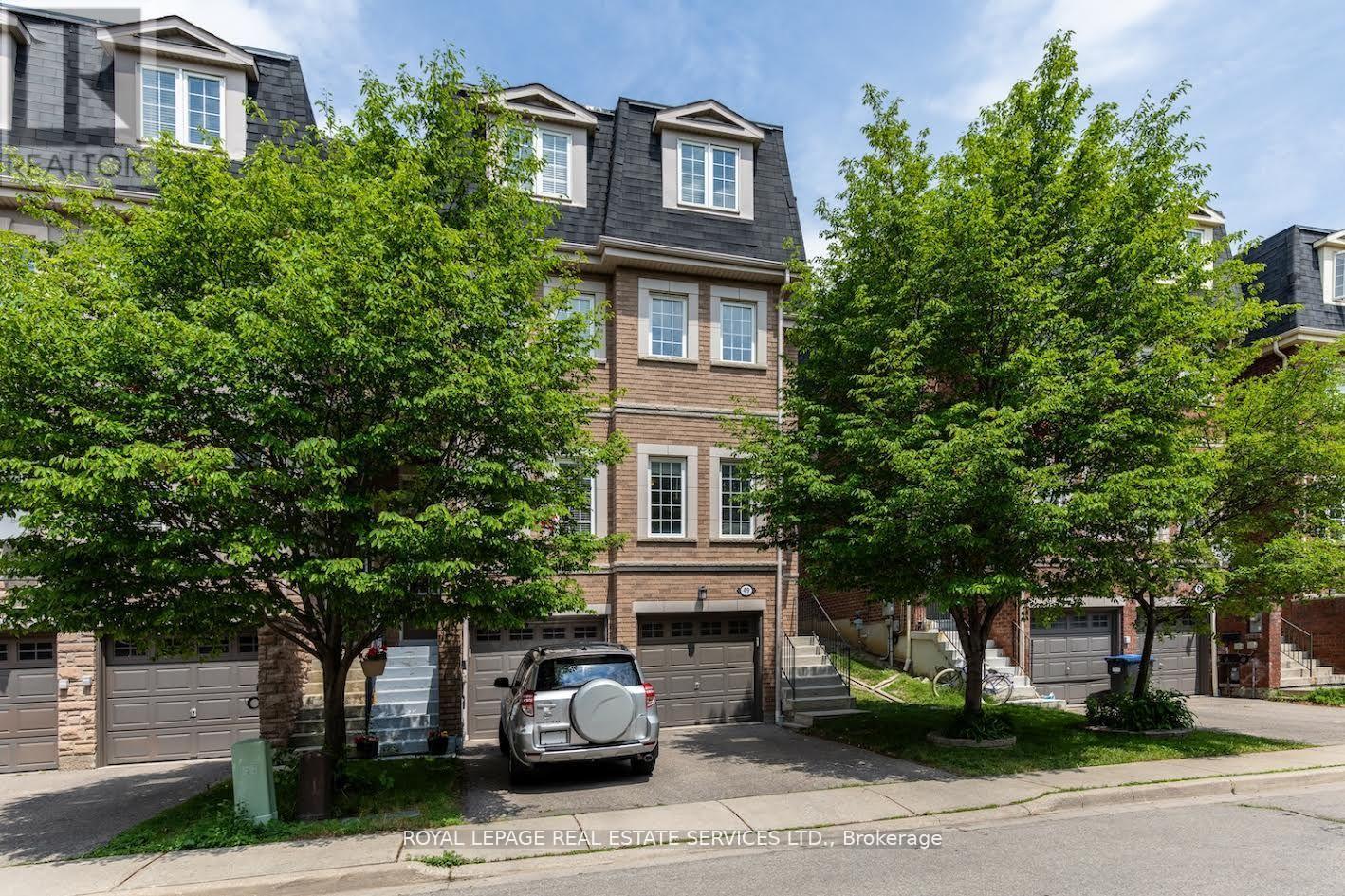 #49 435 HENSALL CIRCLE - 1