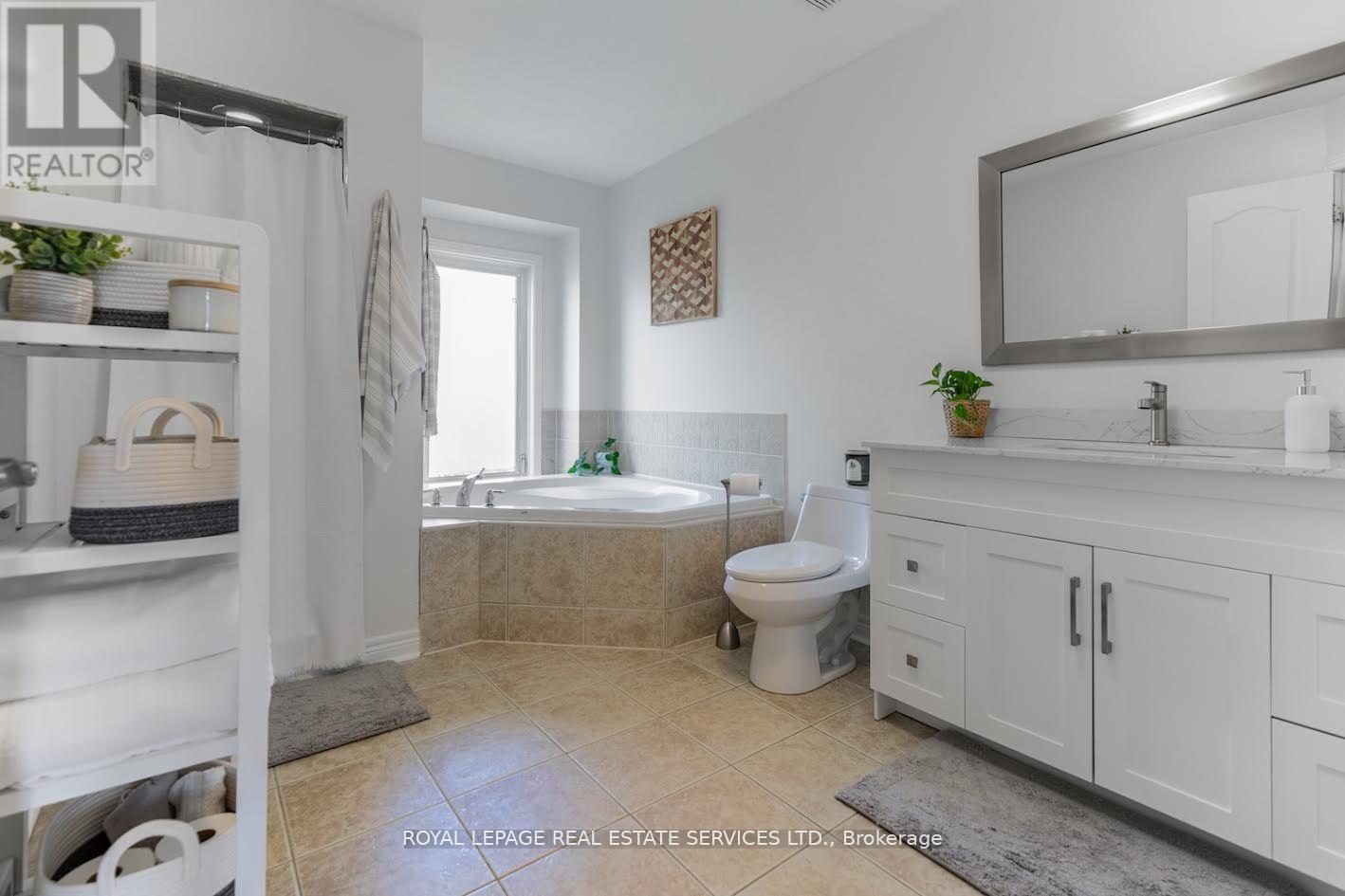 #49 435 HENSALL CIRCLE - 10