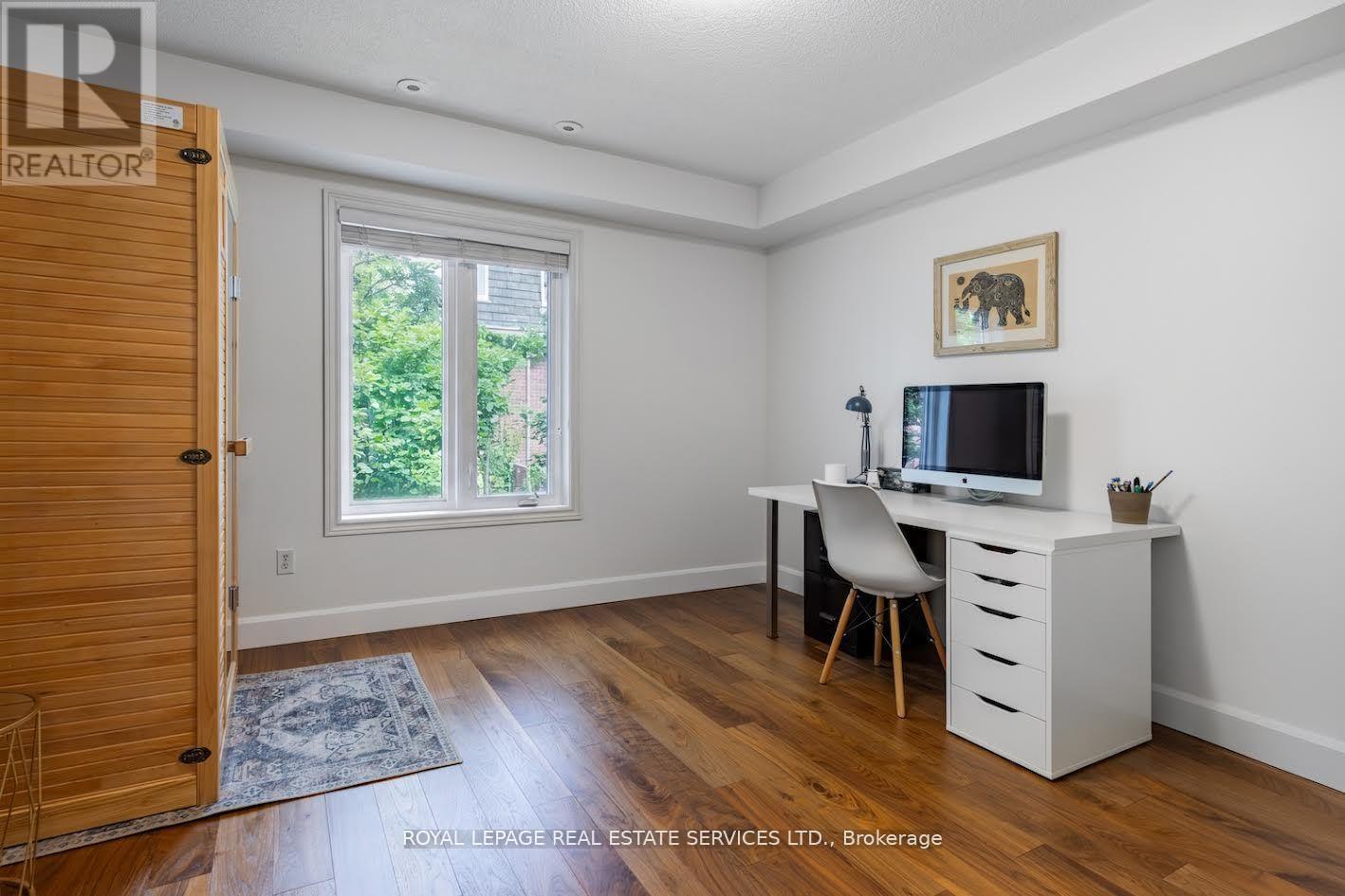 #49 435 HENSALL CIRCLE - 12