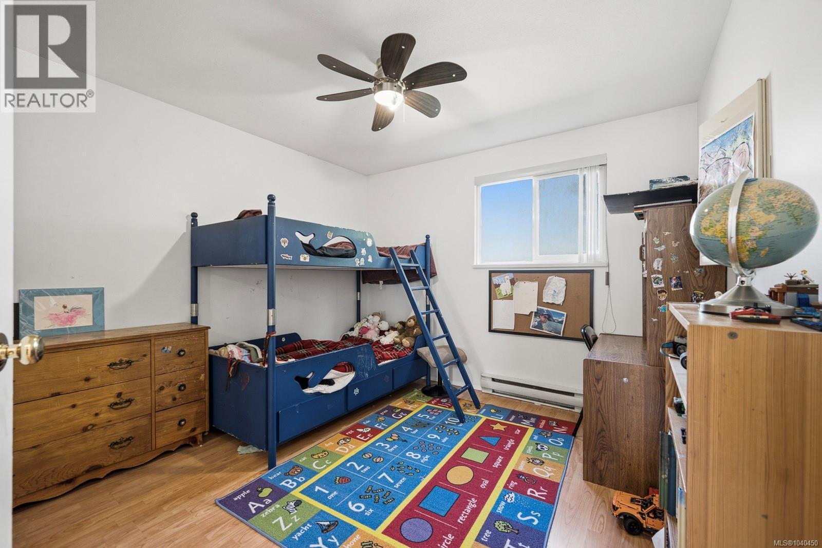 #4 1535 Dingwall Rd - 12