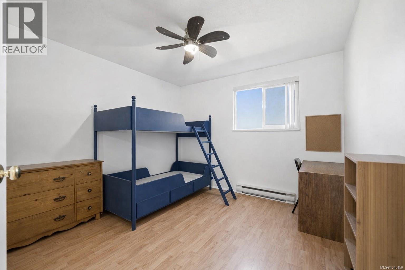#4 1535 Dingwall Rd - 13