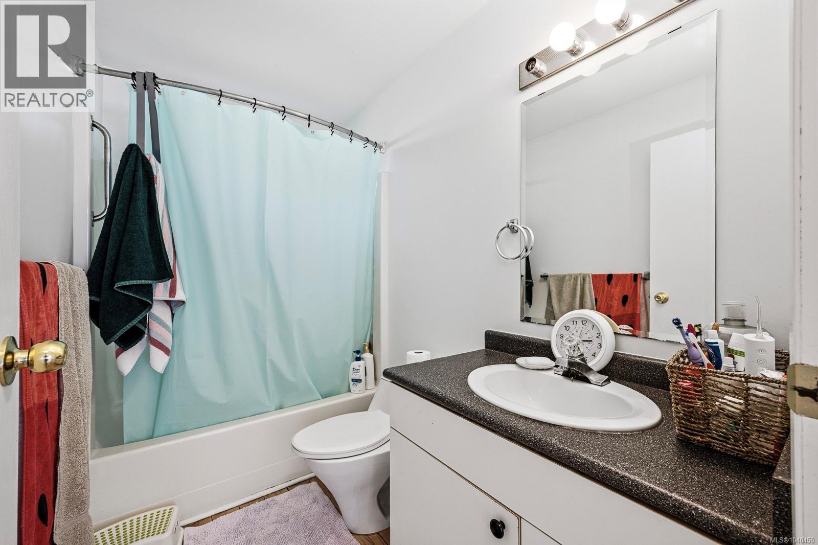 #4 1535 Dingwall Rd - Image 14