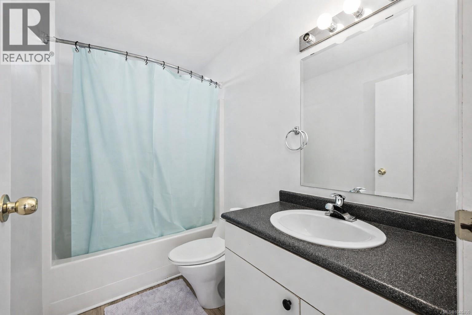 #4 1535 Dingwall Rd - Image 15