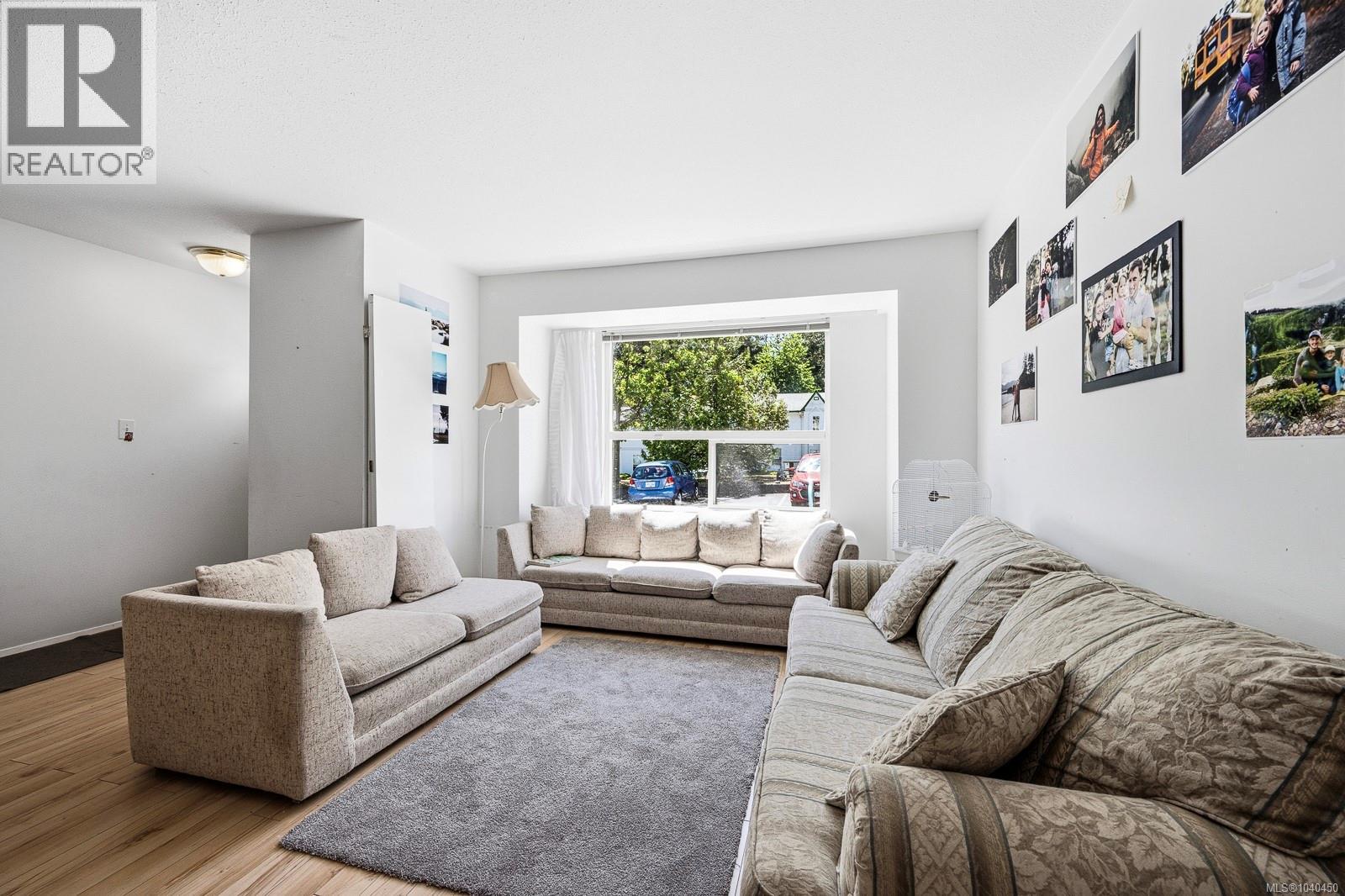 #4 1535 Dingwall Rd - Image 6