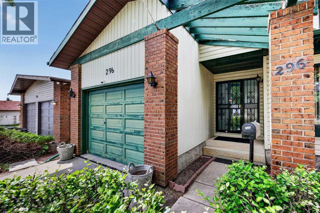 296 Templeton Circle NE — photo 42