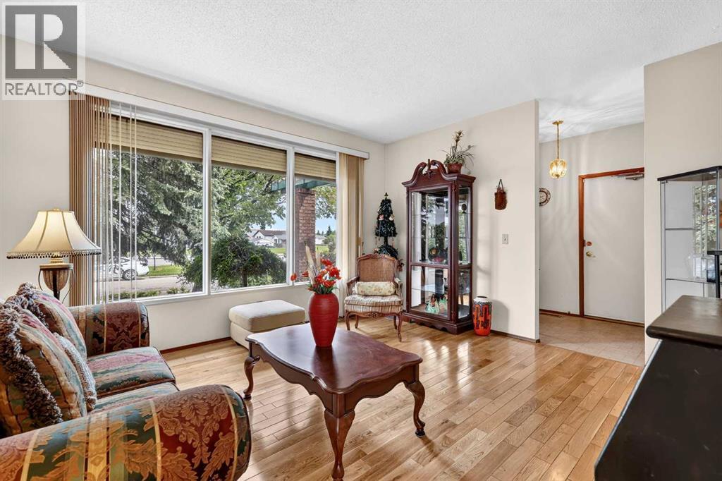 296 Templeton Circle NE - photo 5