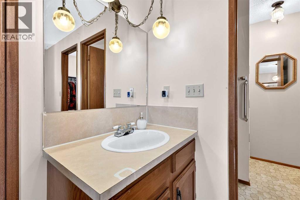 296 Templeton Circle NE — photo 31