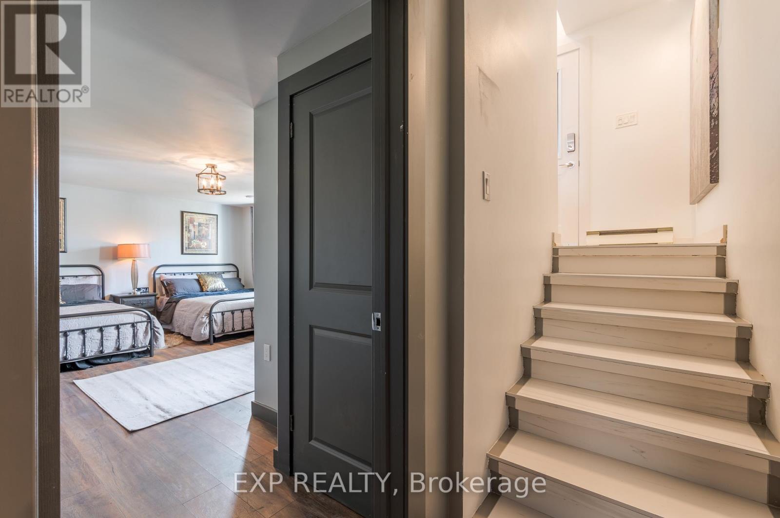 150 BAYVIEW DRIVE - 40