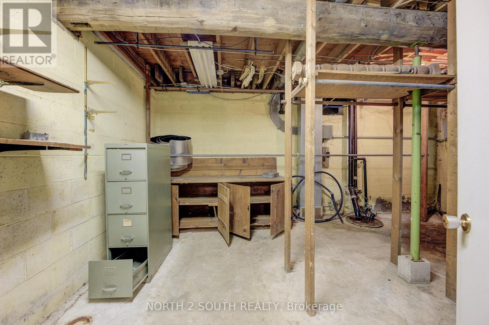 36 NORFOLK STREET S - 13