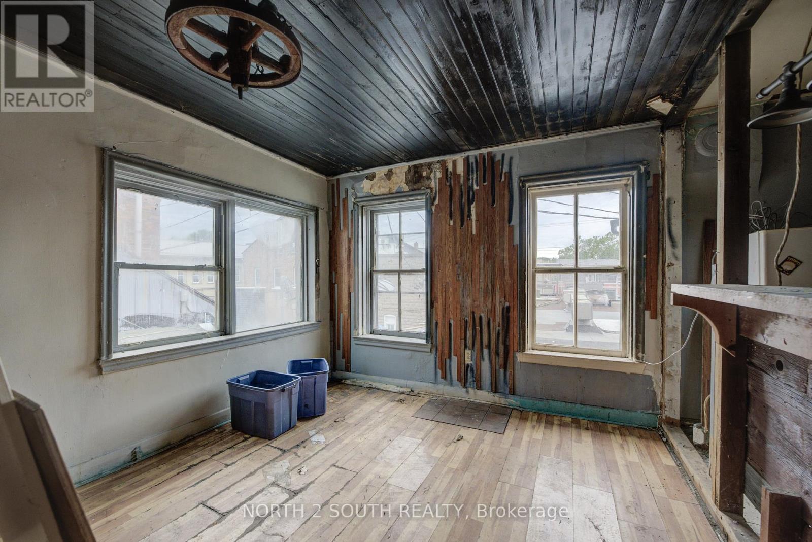 36 NORFOLK STREET S - 22