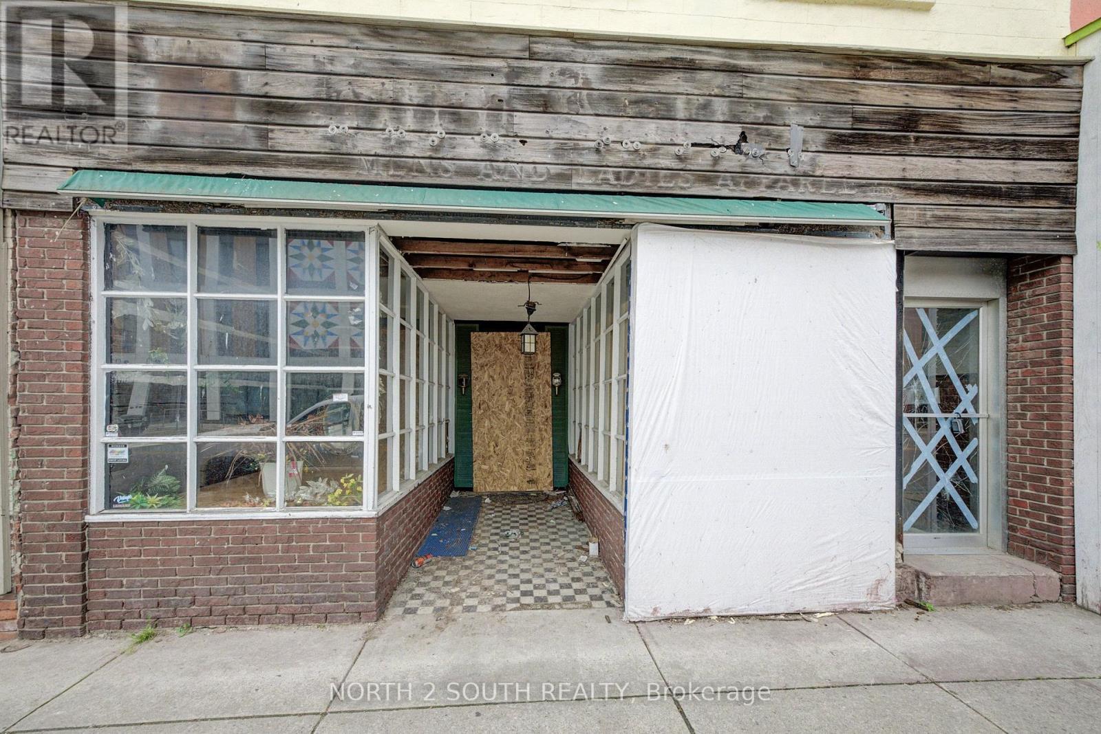 36 NORFOLK STREET S - 26