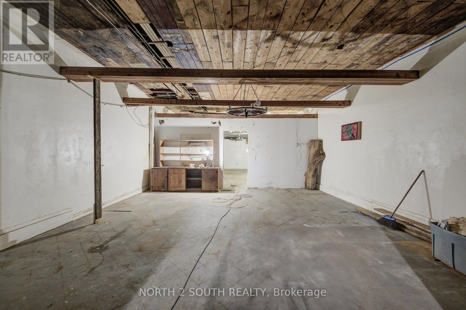 36 NORFOLK STREET S - 7