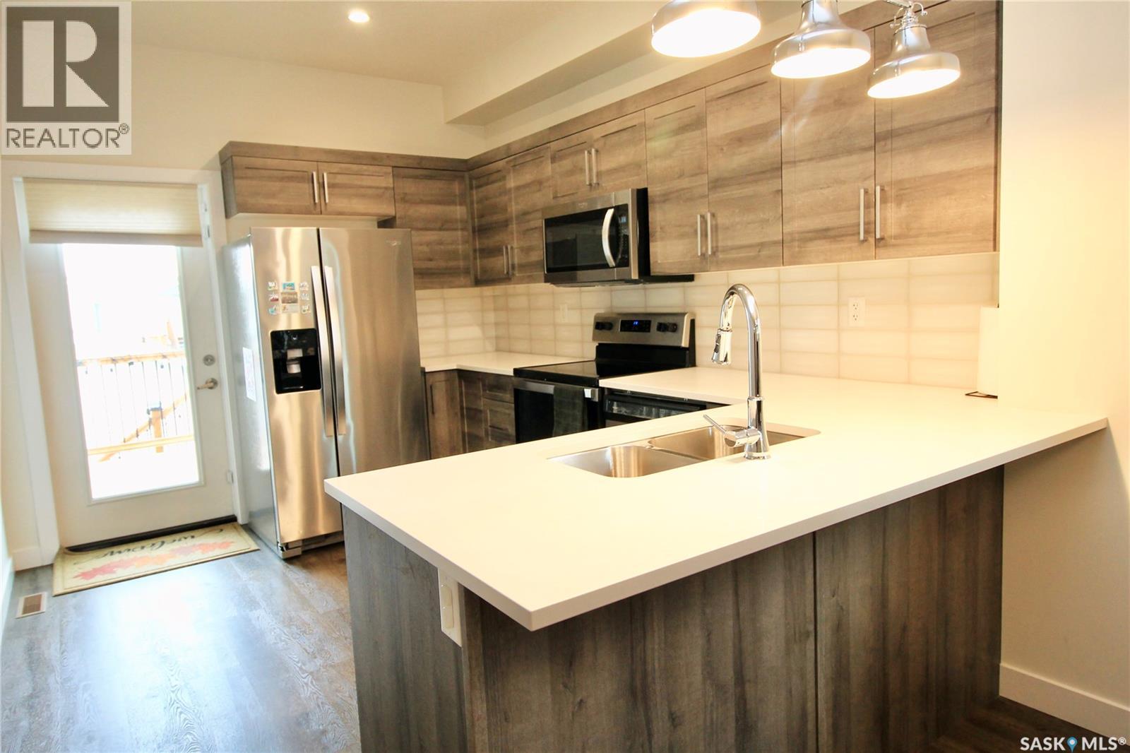 215 Thakur STREET - 9