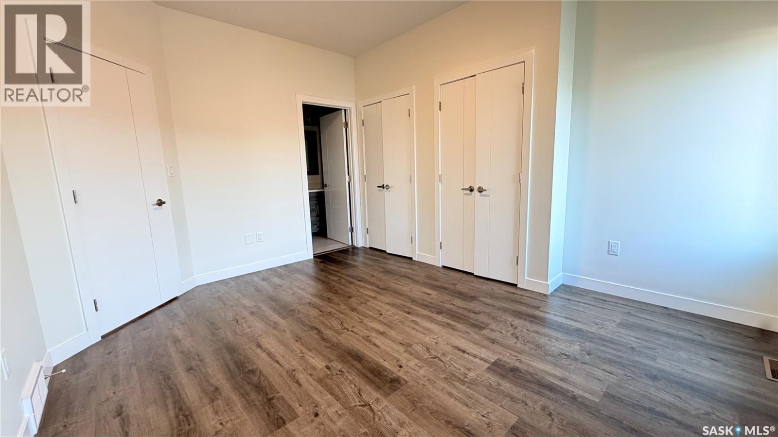 215 Thakur STREET - 18