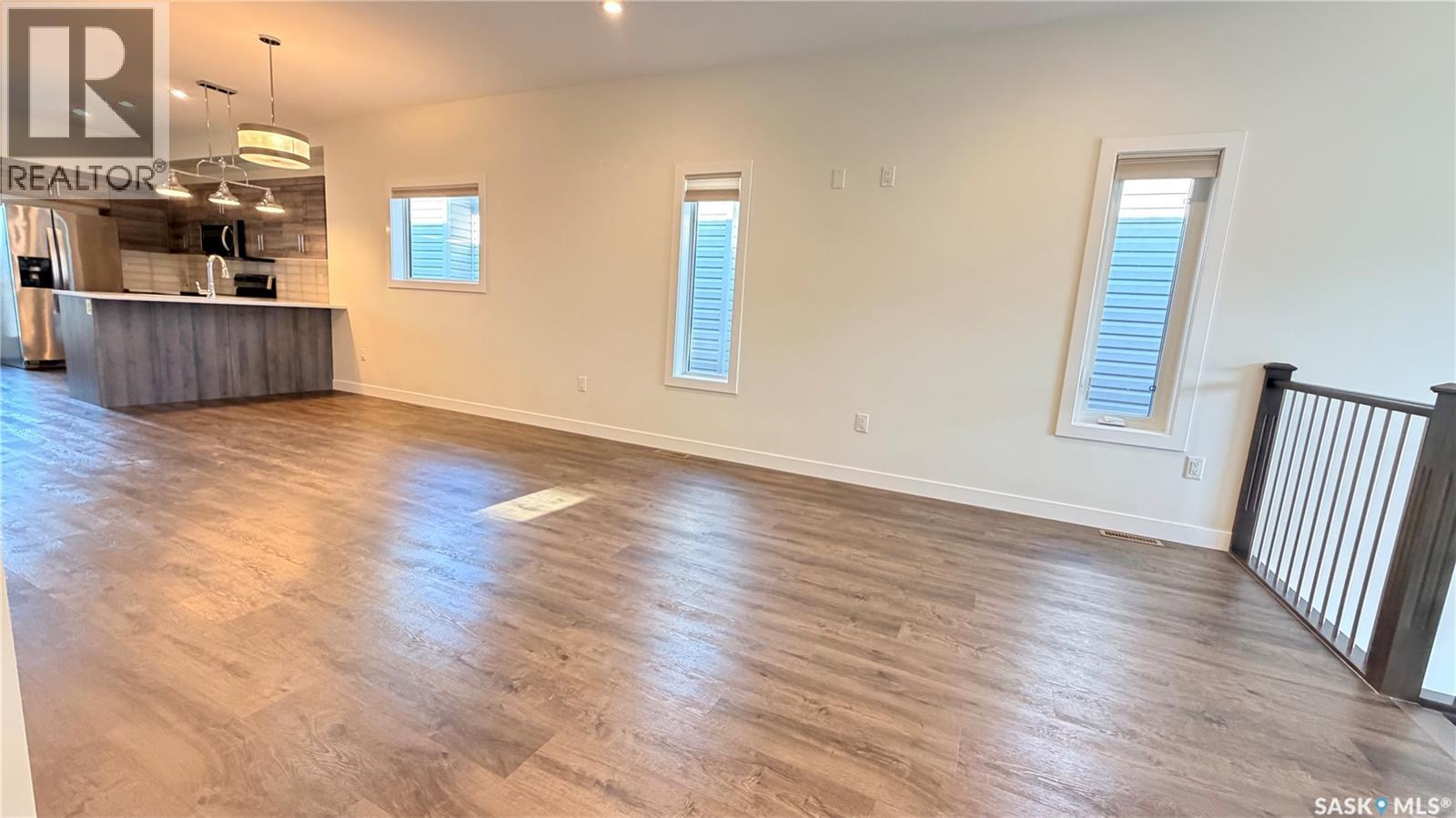 215 Thakur STREET - 12