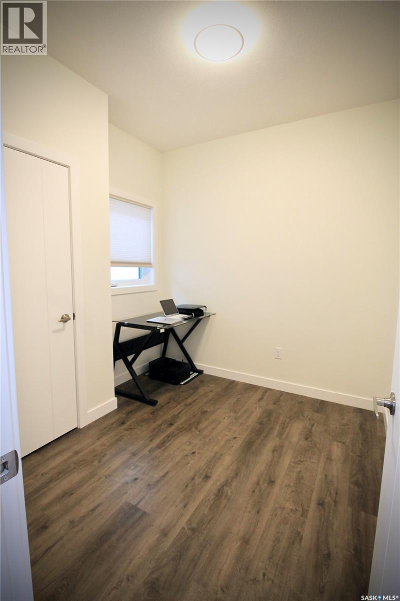 215 Thakur STREET — photo 20
