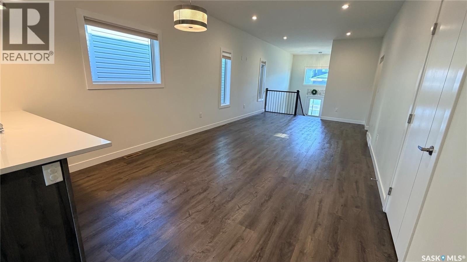 215 Thakur STREET - 11