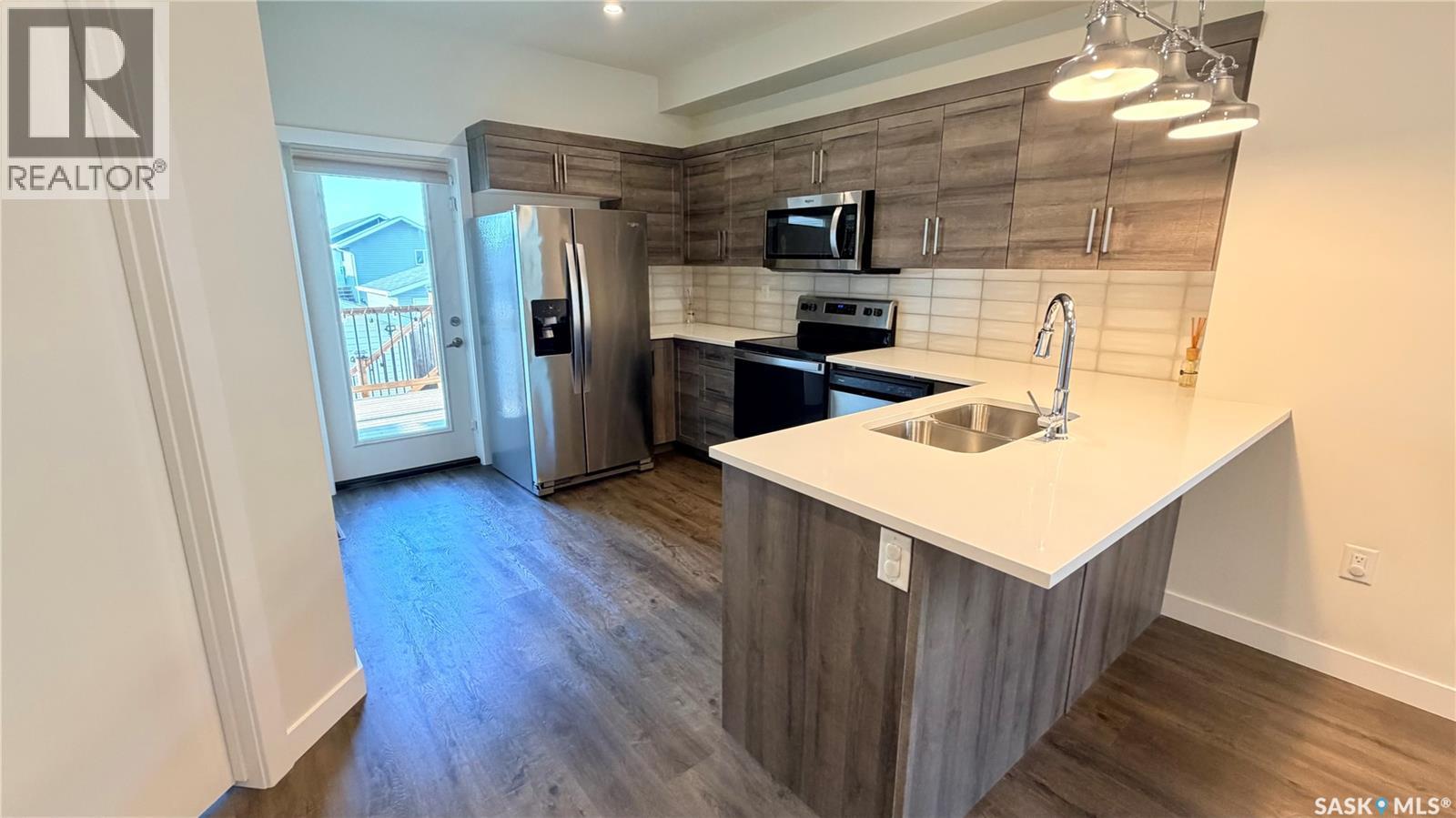 215 Thakur STREET - 15