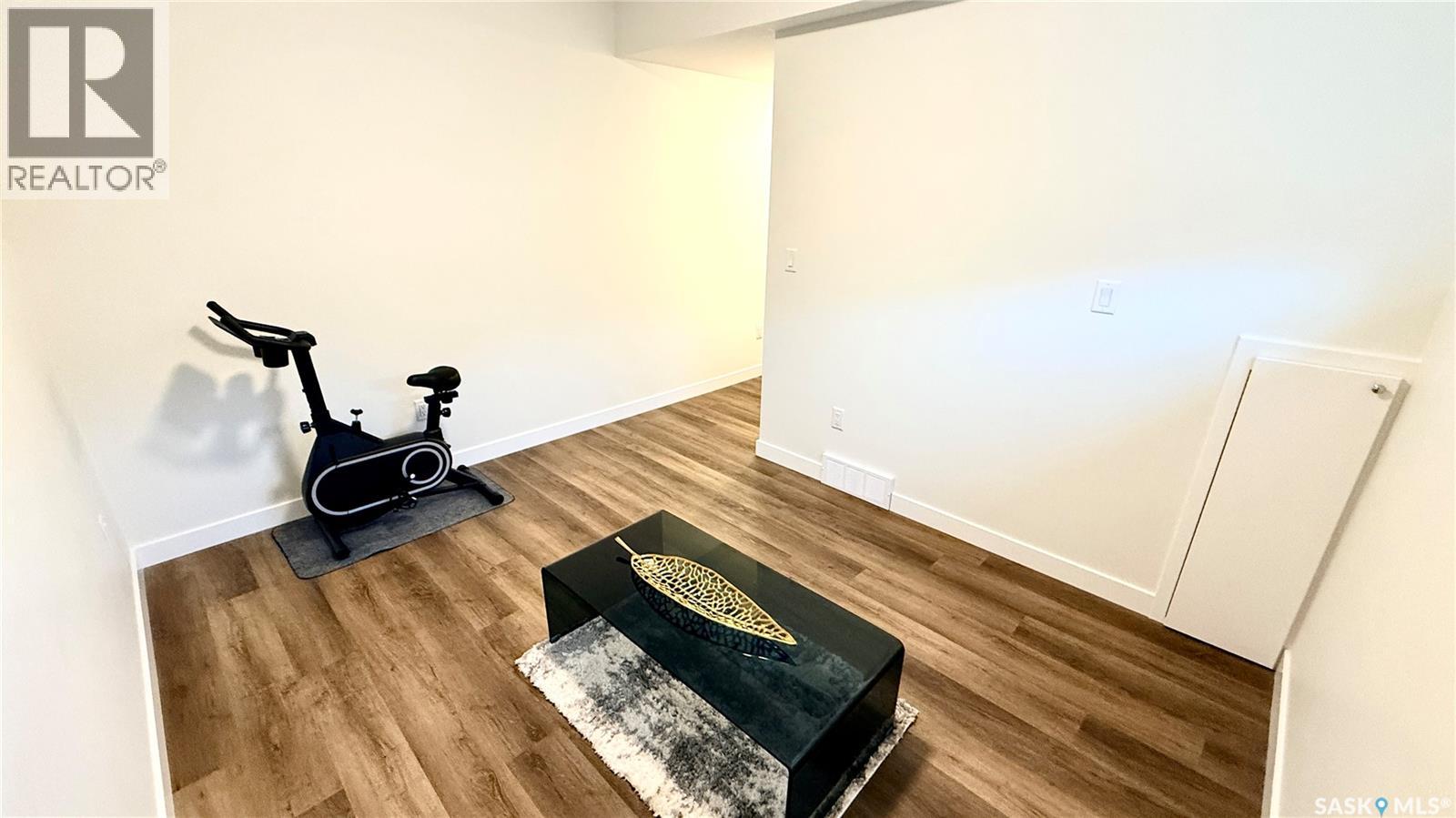 215 Thakur STREET - 23