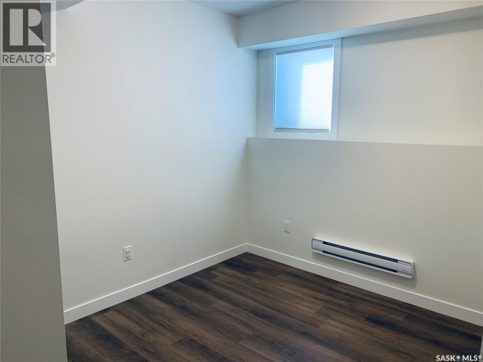 215 Thakur STREET - 39