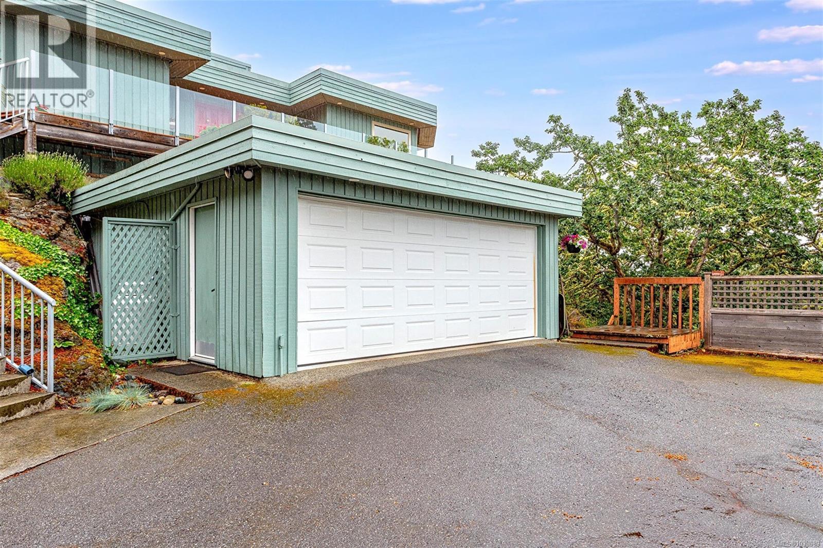 3853 Graceland Dr - 36