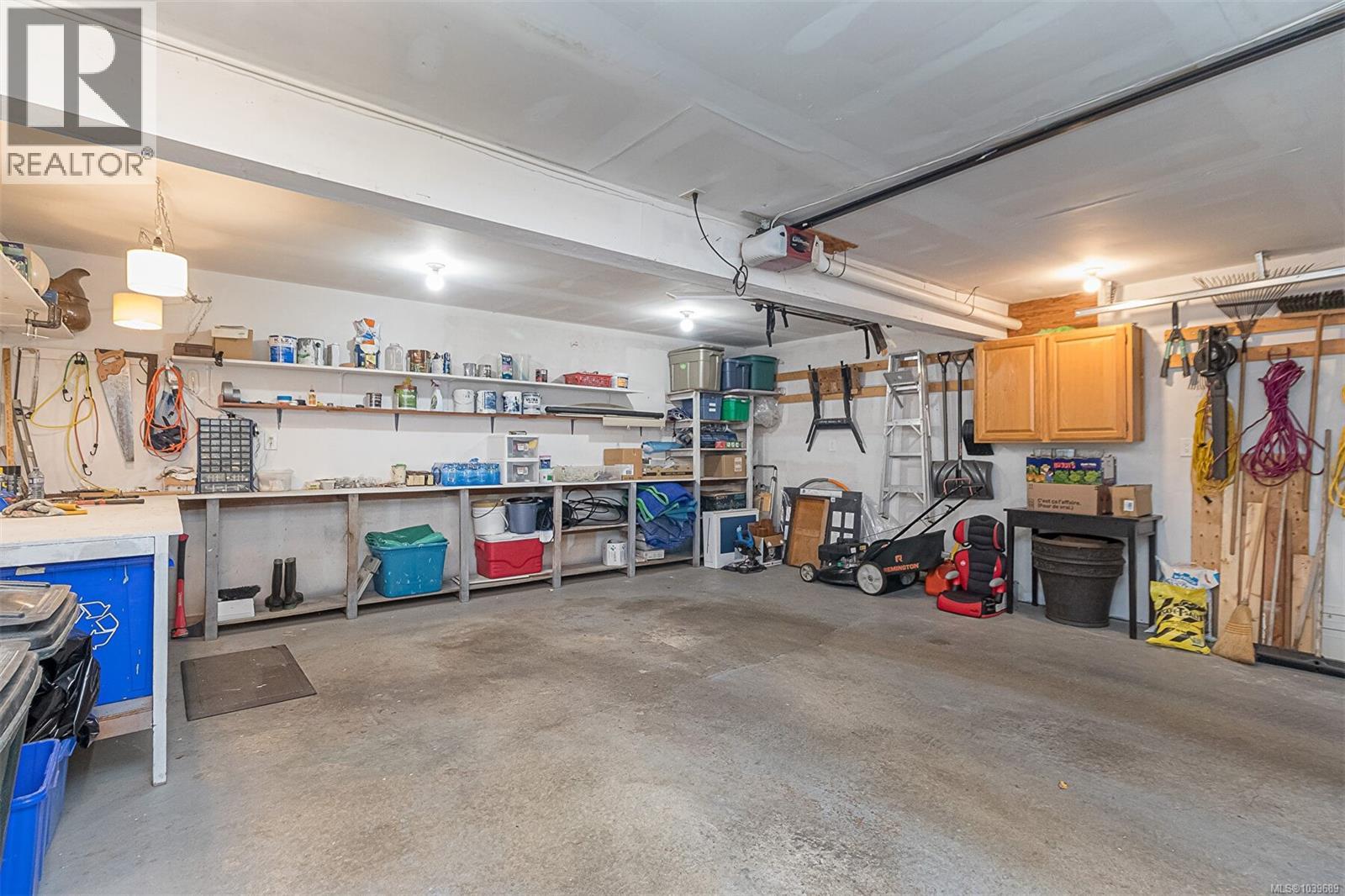 3853 Graceland Dr - 37