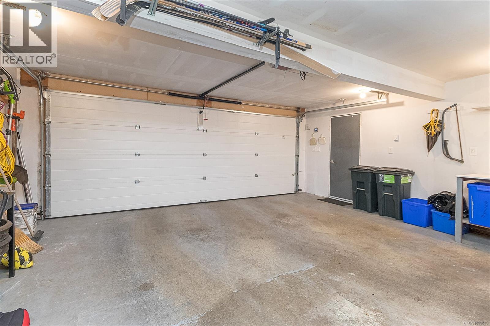 3853 Graceland Dr - 38