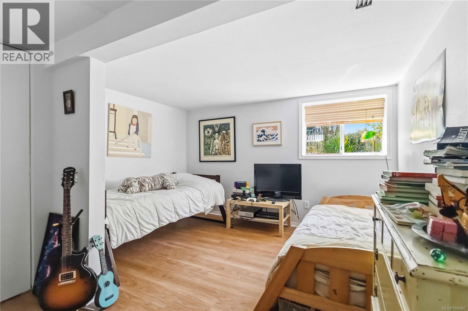  2232 BELMONT Avenue, Victoria
