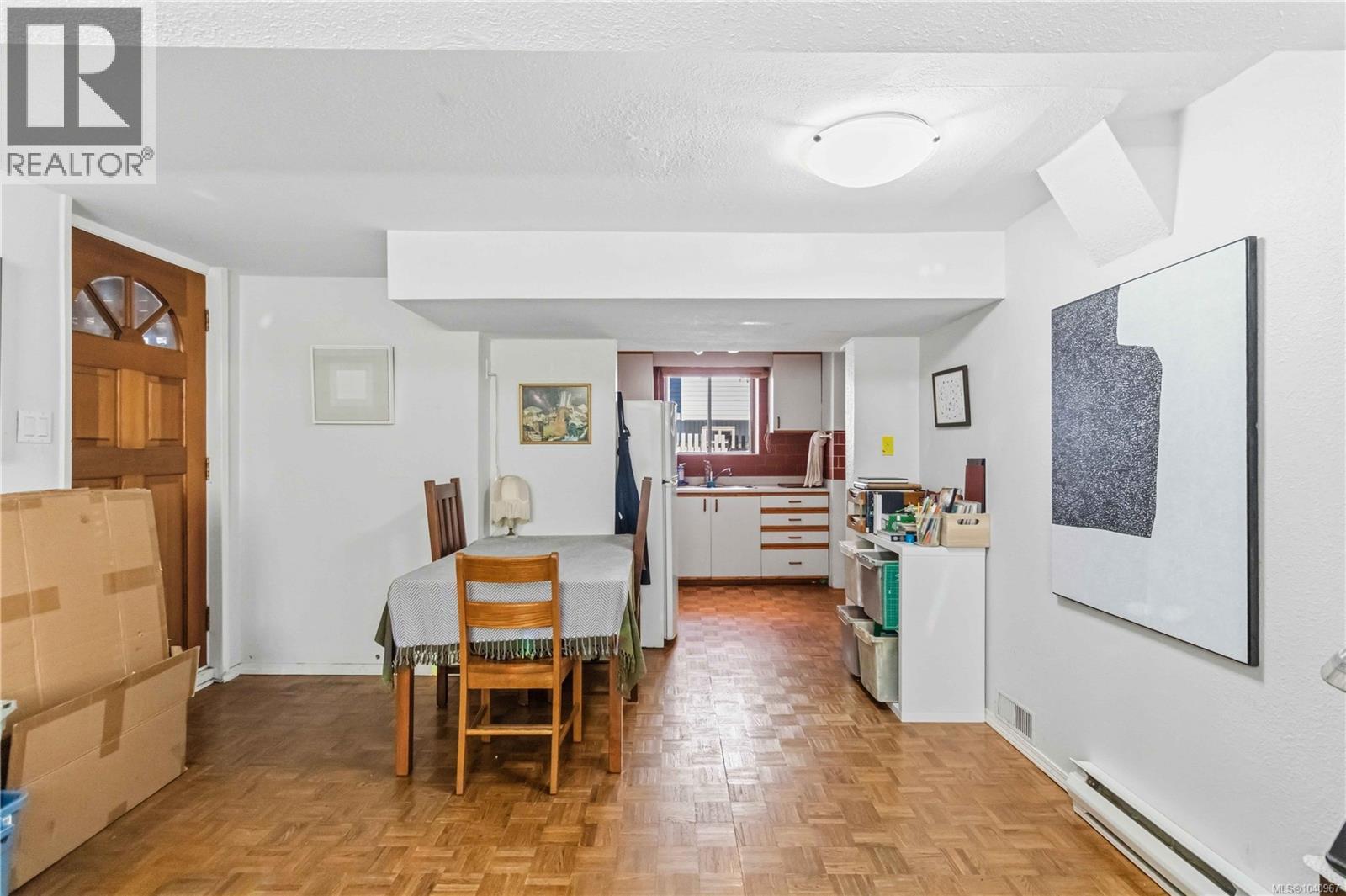  2232 BELMONT Avenue, Victoria