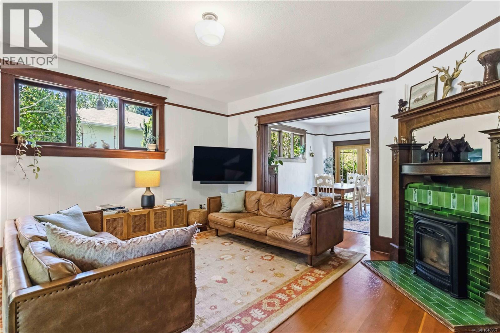  2232 BELMONT Avenue, Victoria