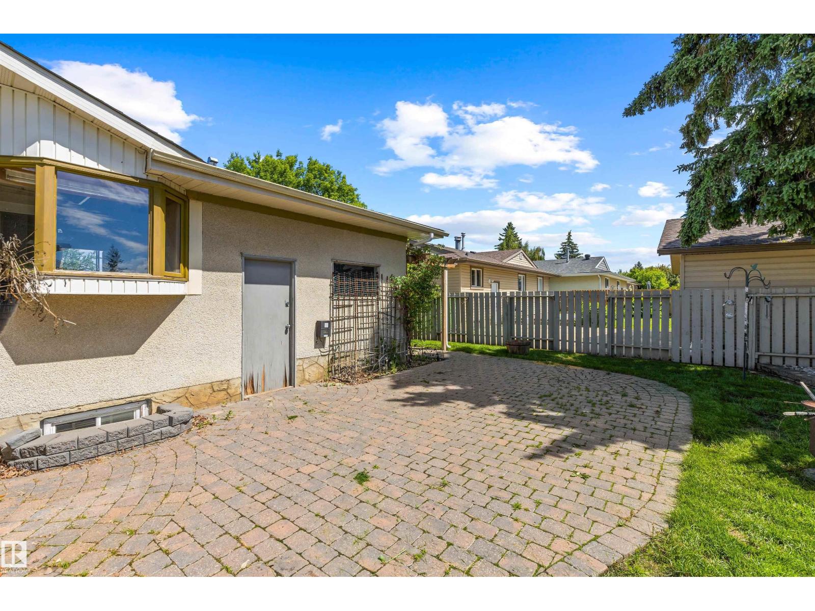 37 LEON PL — photo 40