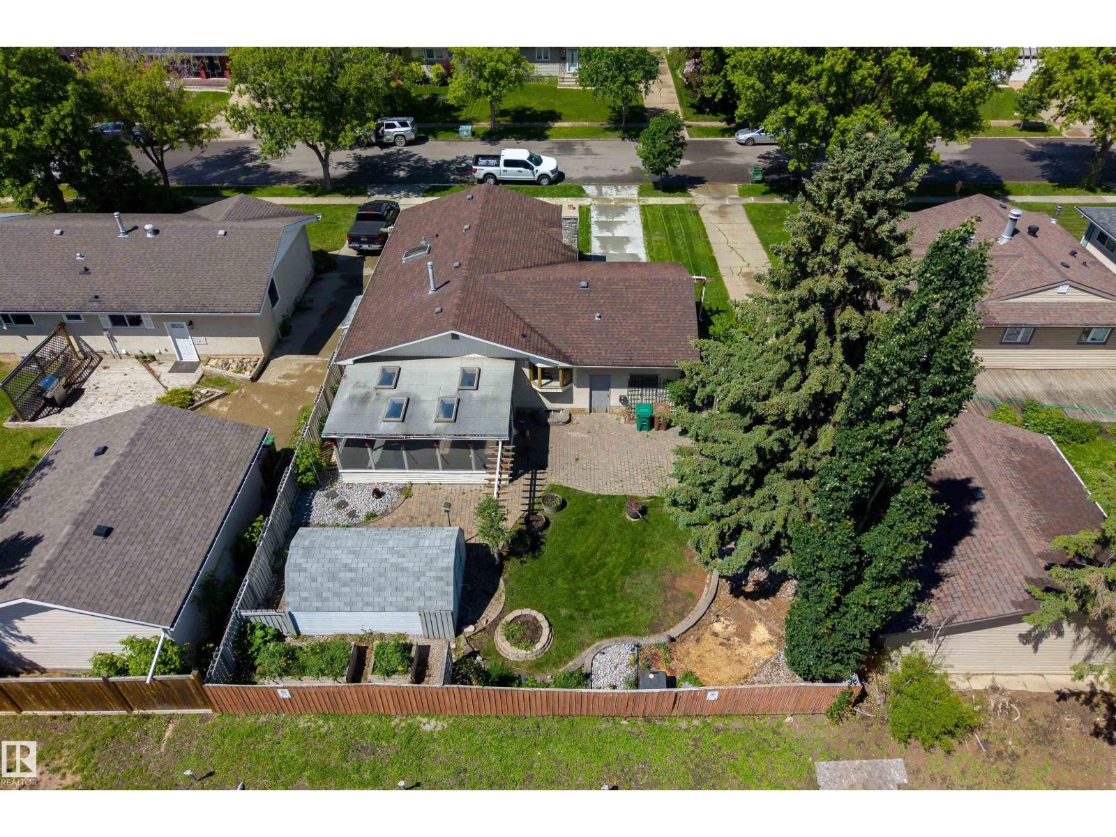 37 LEON PL — photo 44