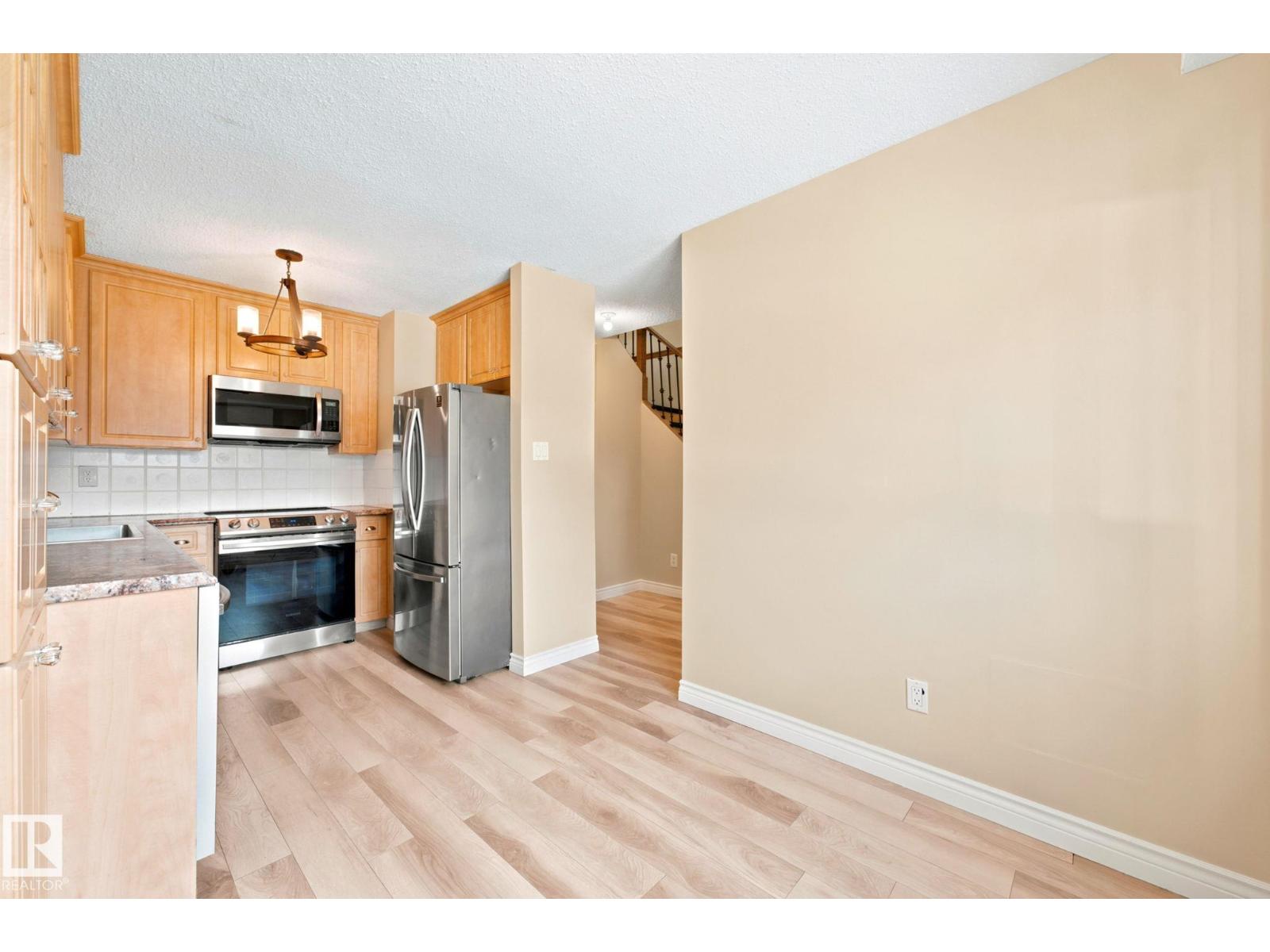 #41 4707 126 AV NW - 11