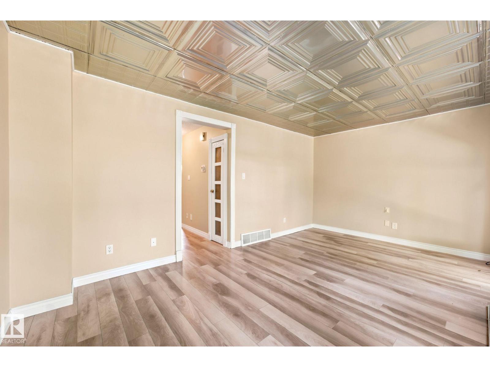 #41 4707 126 AV NW - 13