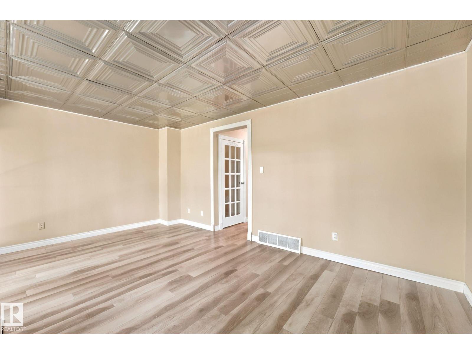 #41 4707 126 AV NW - 14