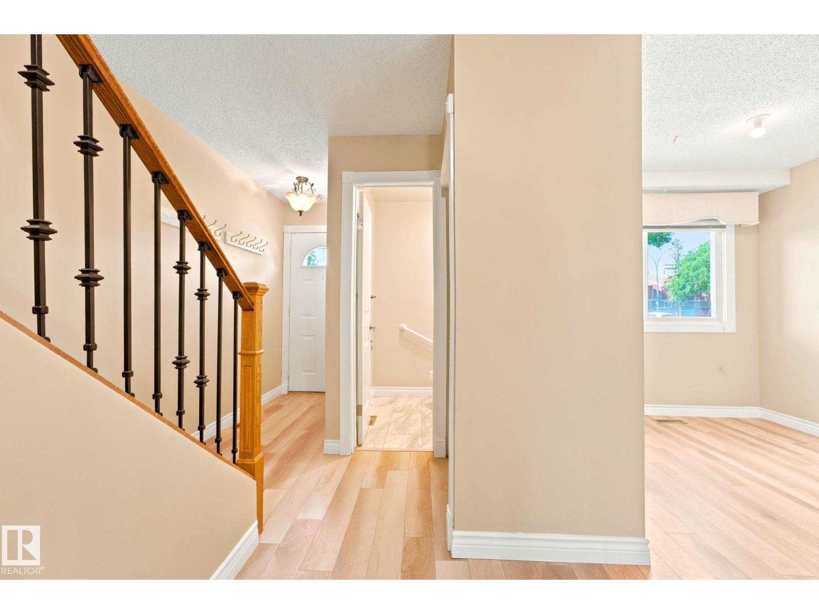 #41 4707 126 AV NW - 16
