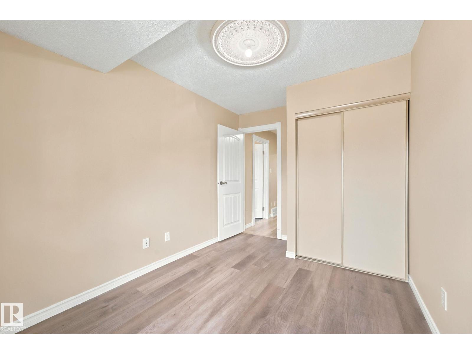 #41 4707 126 AV NW - 19