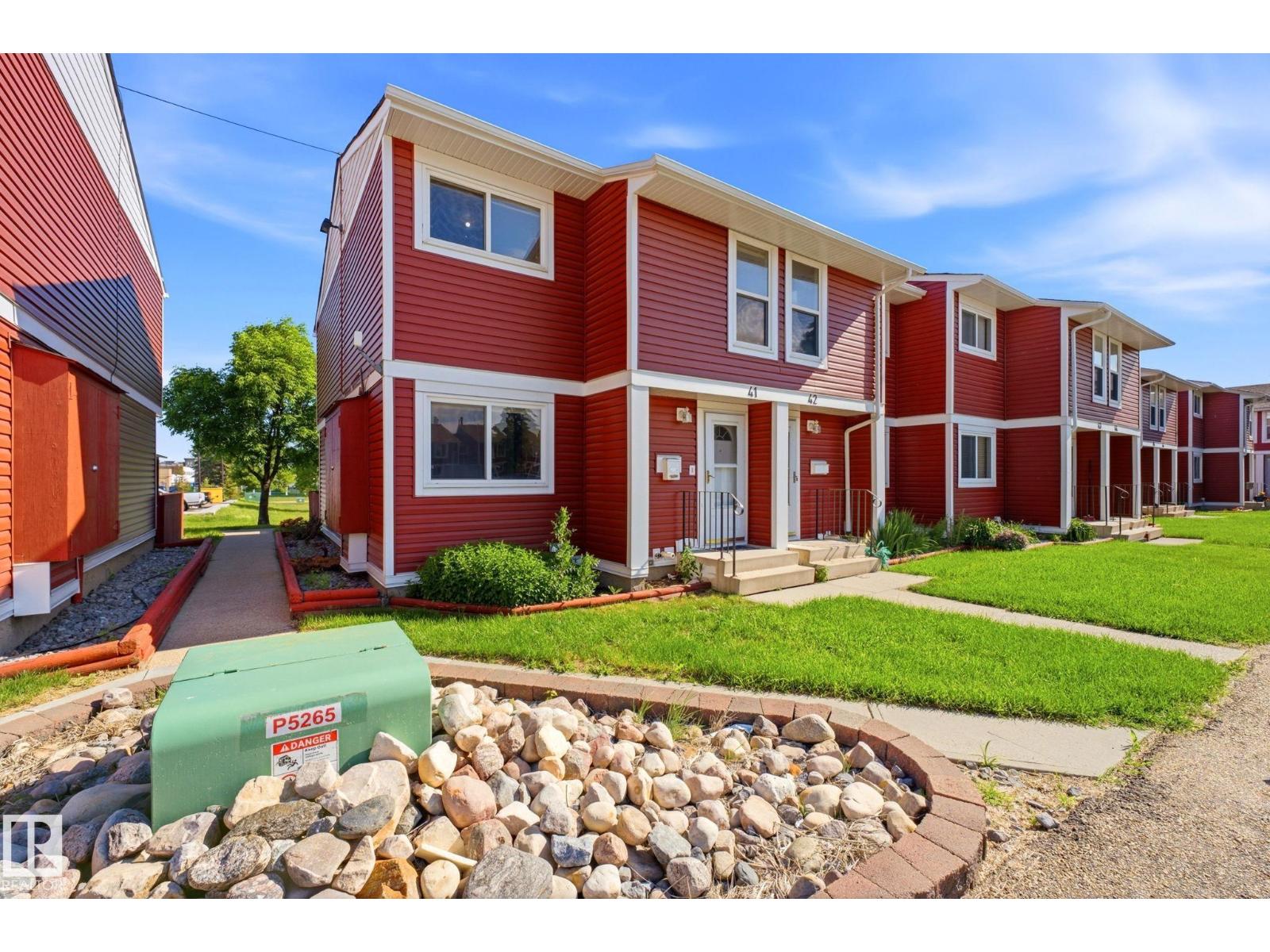 #41 4707 126 AV NW - 2