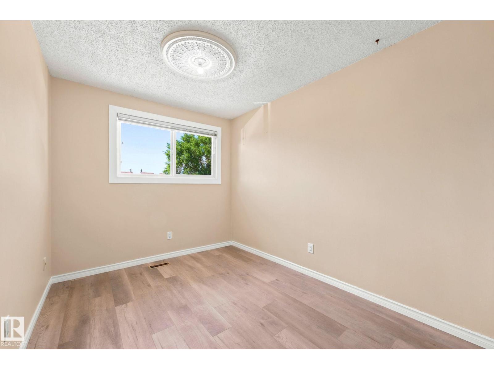 #41 4707 126 AV NW - 20