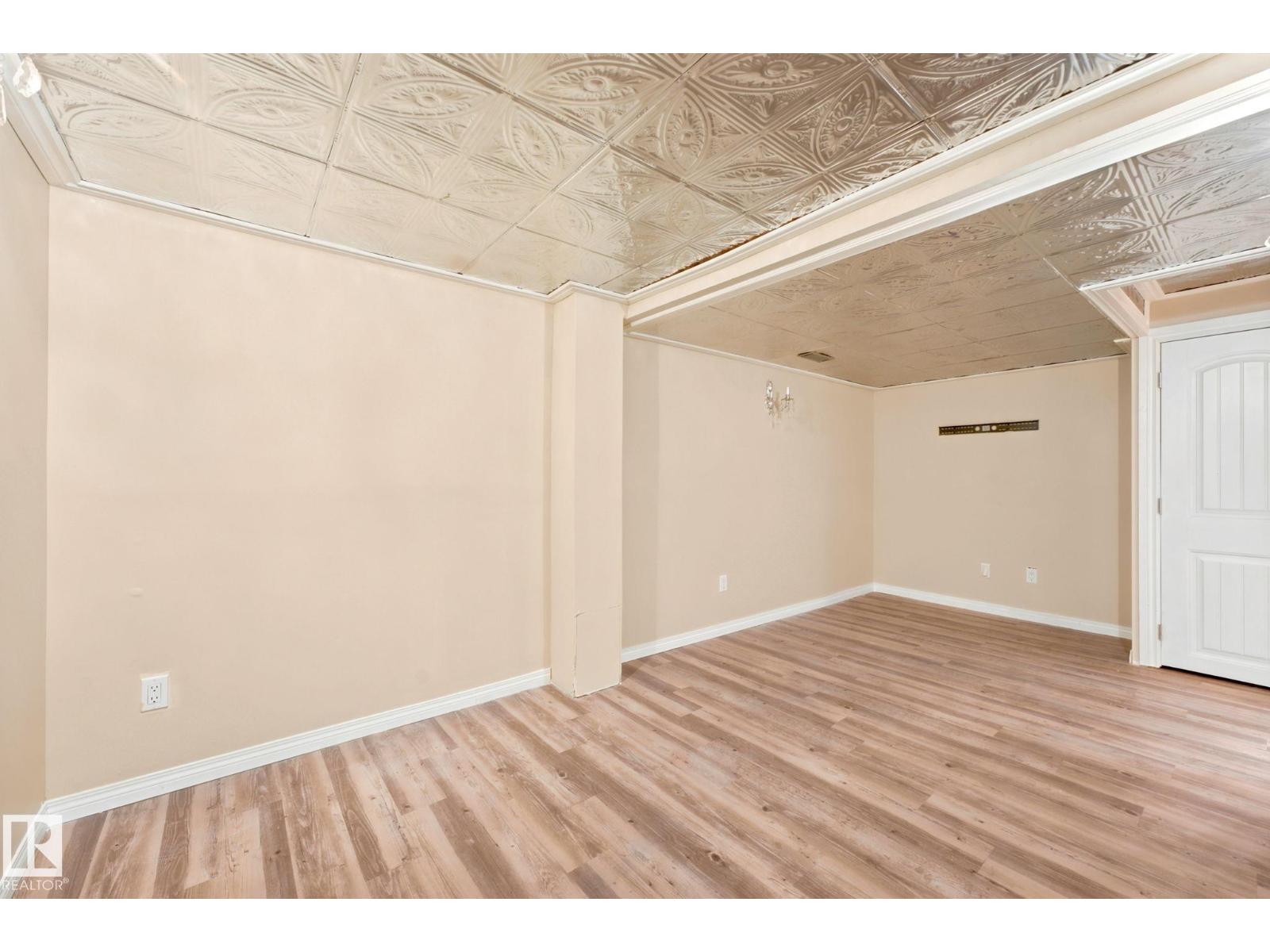 #41 4707 126 AV NW - 29