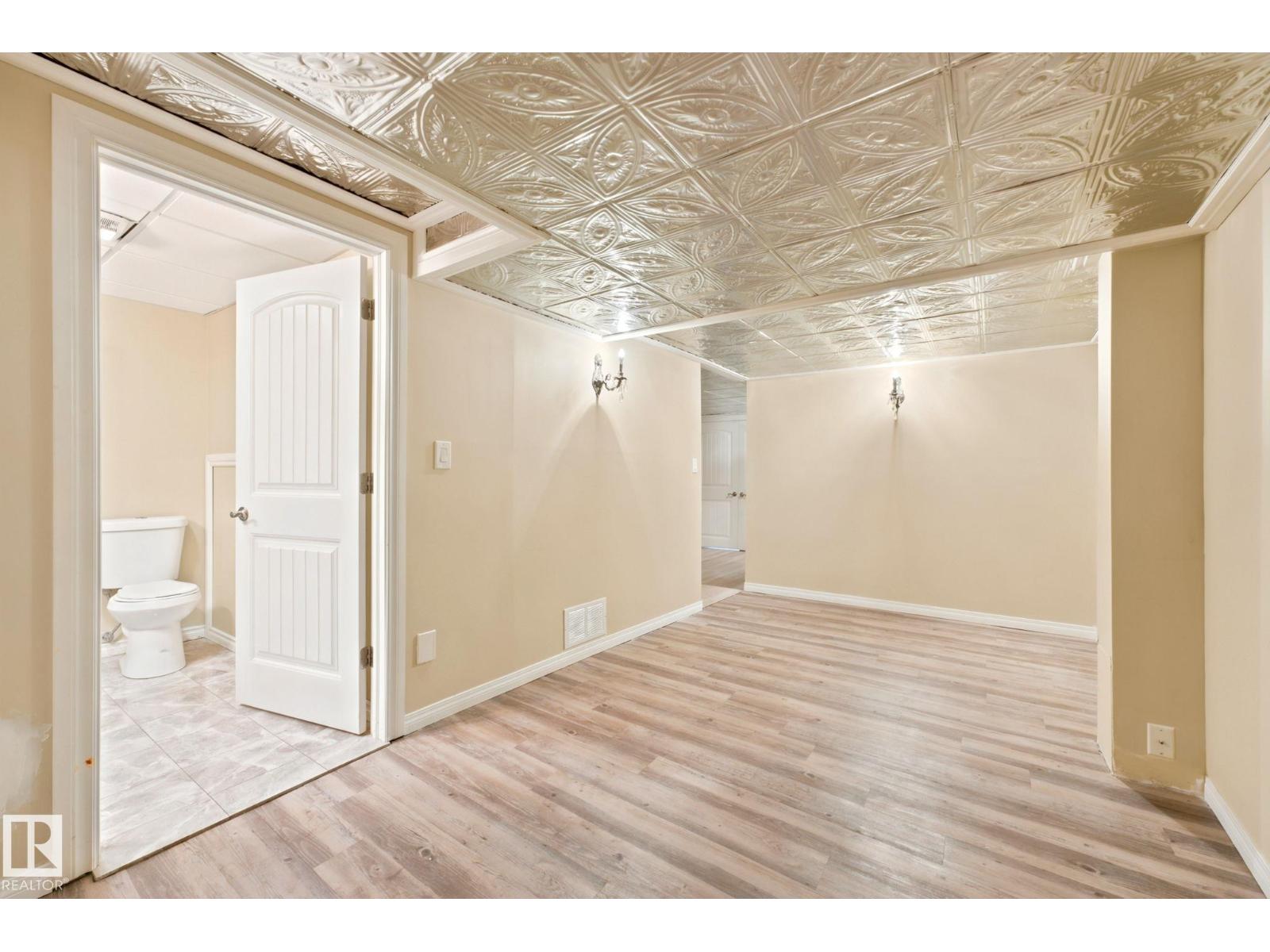 #41 4707 126 AV NW - 30