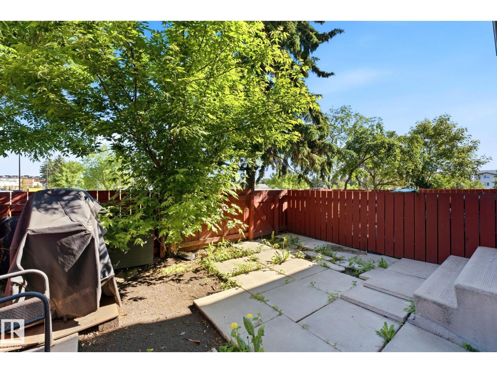 #41 4707 126 AV NW - 33