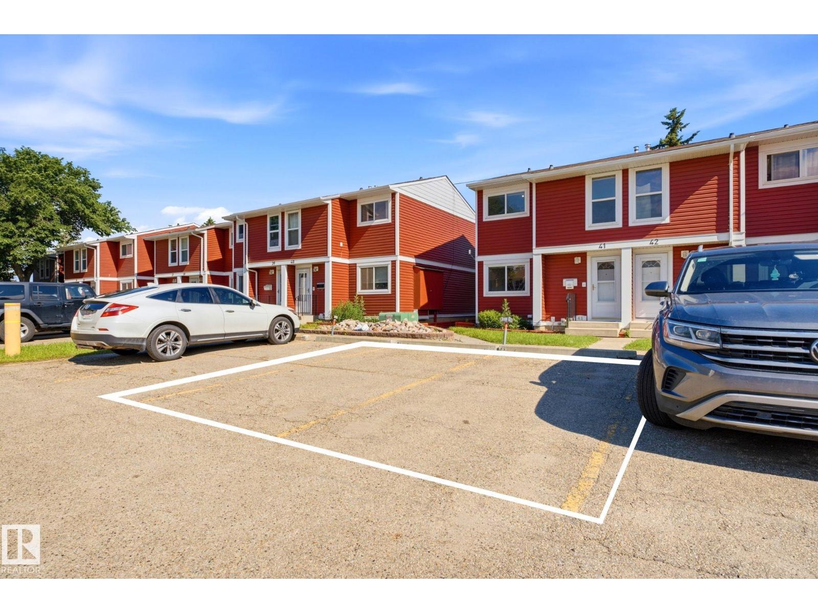 #41 4707 126 AV NW - 34