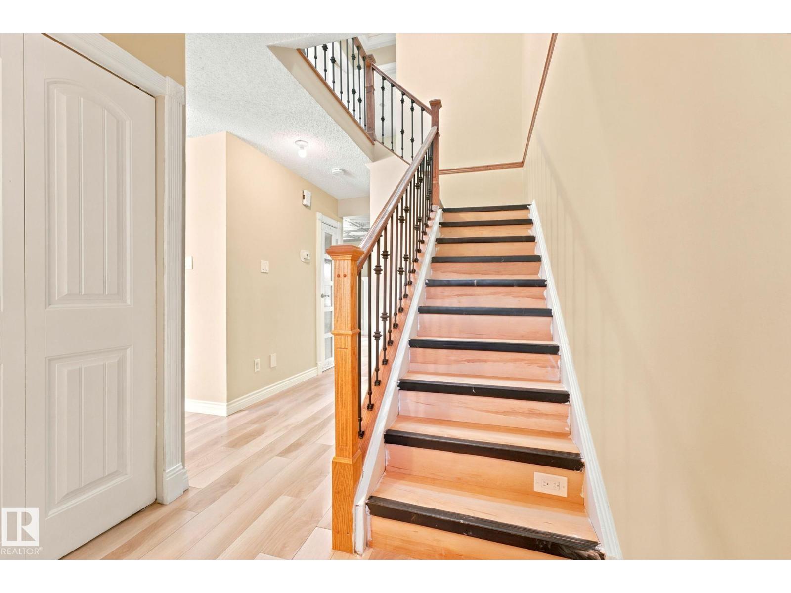 #41 4707 126 AV NW - 5